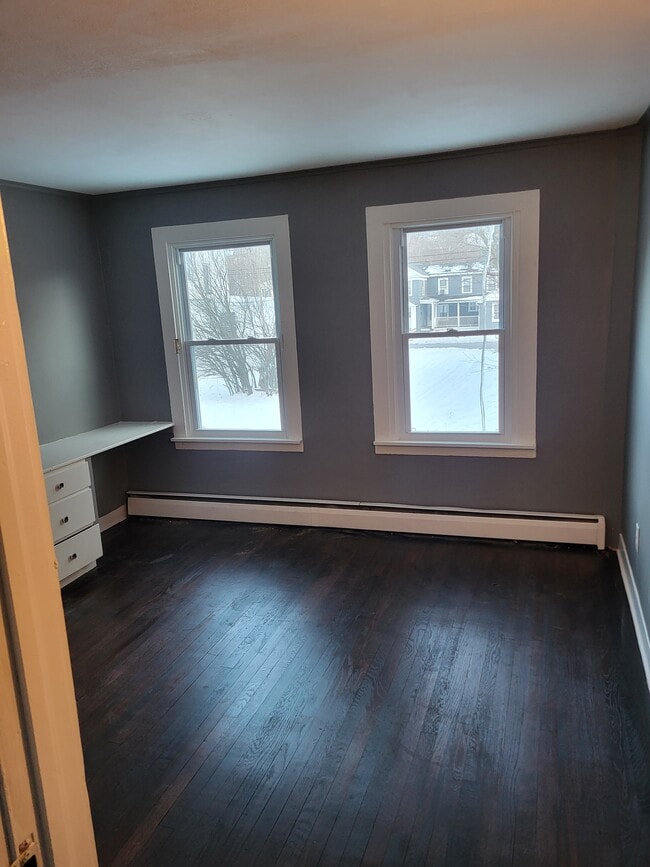 Photo - 107 Meadow St