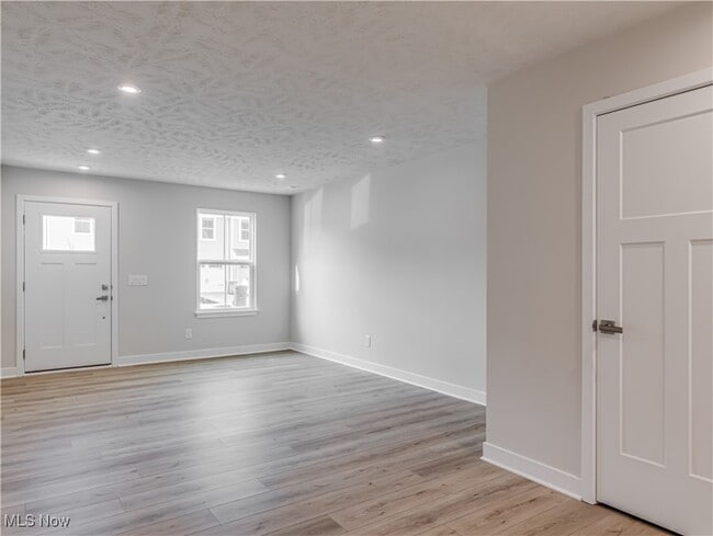 Building Photo - 1845 Shank Dr Rental
