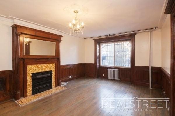 Magnirficent 2 BED in Historic Brownstone w/ Garden & W/D in unit!
