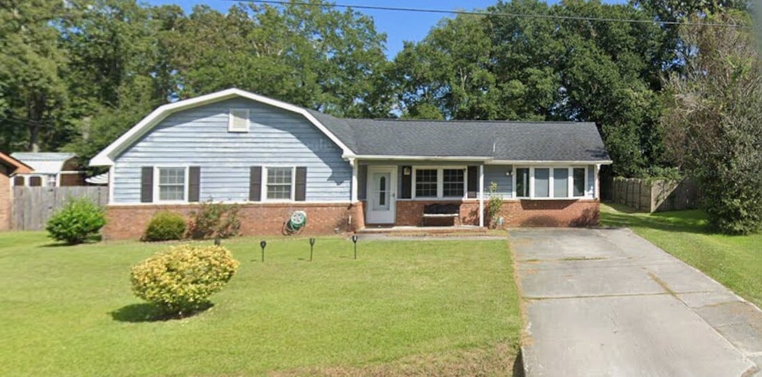 Photo - 207 Berry Ct