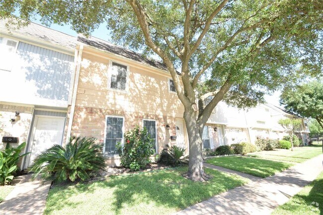 Building Photo - 8102 Amelia Rd Unit 105 Rental