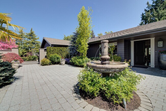 Photo - 5bd/4ba Medina Home