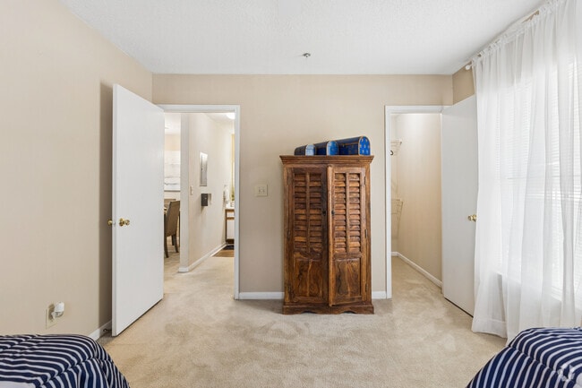2BR, 2BA - 1,005SF - Second Bedroom