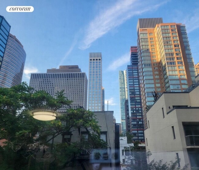 Building Photo - 239 E 51st St Rental