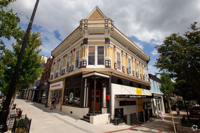 Building Photo - Luxury One Bedroom On College Avenue Unit D Rental