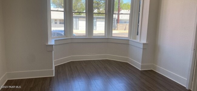 Photo - 215 E Willis St Unidad 1b