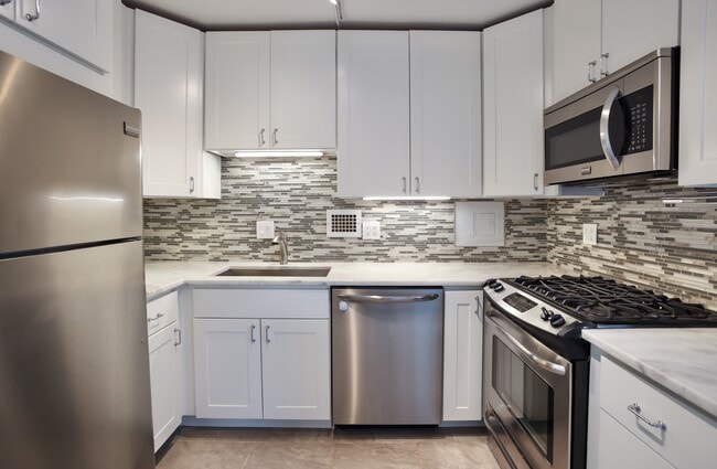 Photo - 5500 Friendship Blvd Unidad 1917N