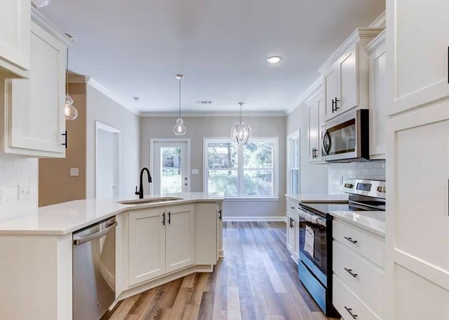 Photo - 101 Shale Creek Trail