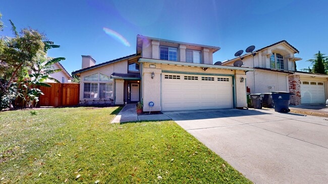 Building Photo - 490 Silvertail Pl