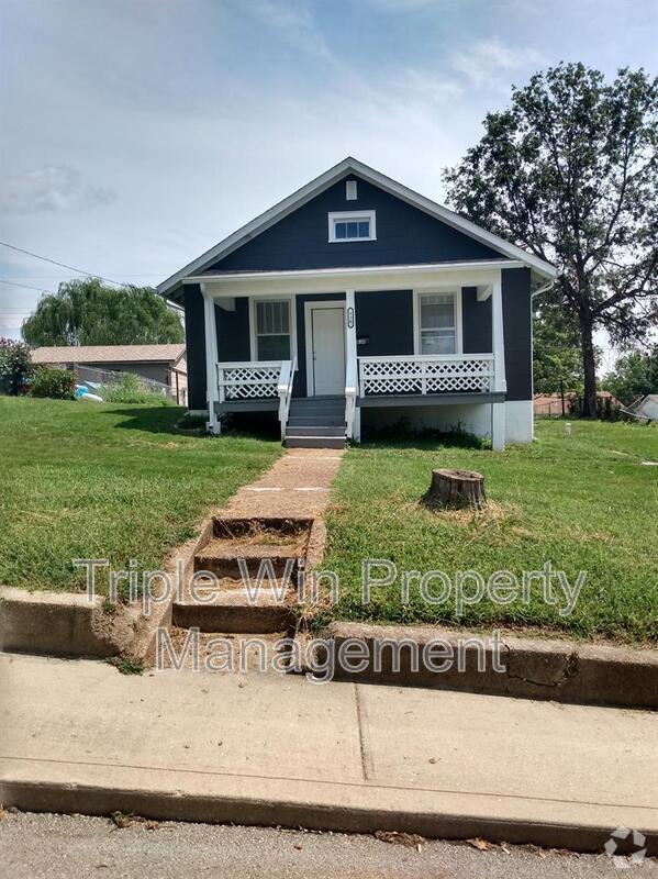 Building Photo - 830 Warne St Rental