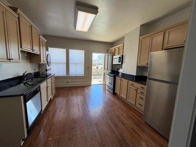 Photo - 129 Talbot Ave Unit 103