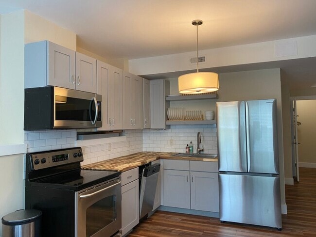 Photo - 1458 Avon St Unit B