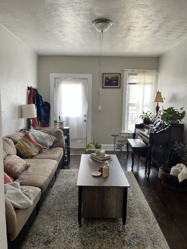 Photo - 2557 Grove St