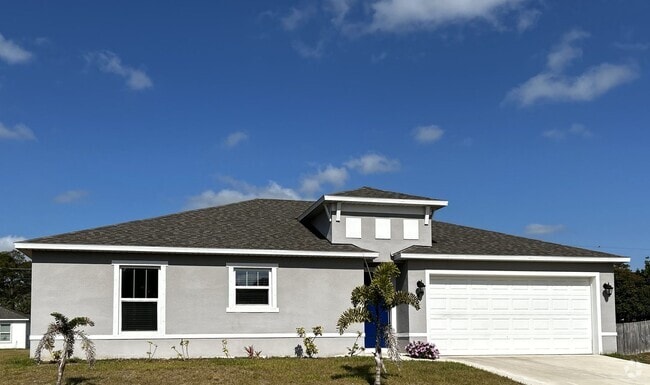 Building Photo - STUNNING 3/2 HOME Palm Bay