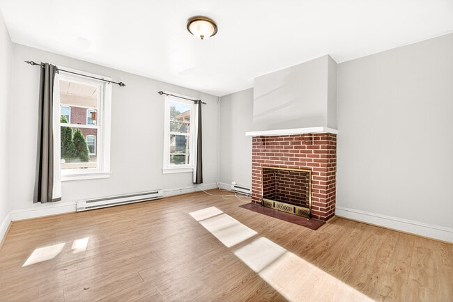 Building Photo - 25 S Jefferson St Unit Apt. 1
