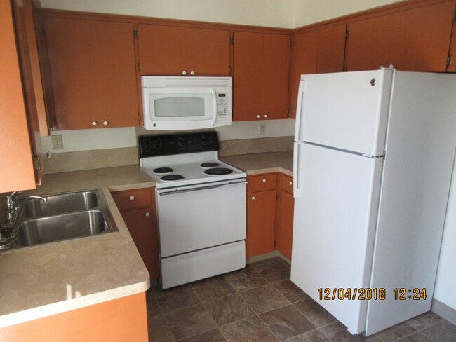 Photo - (917) 27th Street Duplex - 2 Bedroom / 1 Bathroom - Albany Duplex ***PET FRIENDLY Unit 1373 (P)