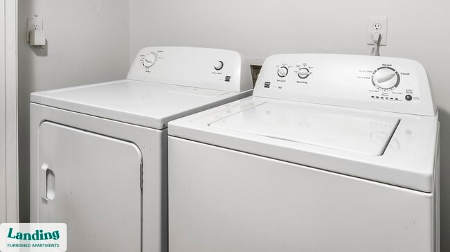 Photo - 925 Canterbury Rd NE Unit 12-1216