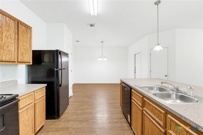 Photo - 913 Ashwood Dr