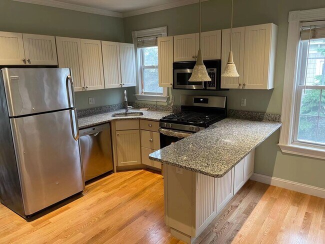 Photo - 297 Beacon St Unidad 2