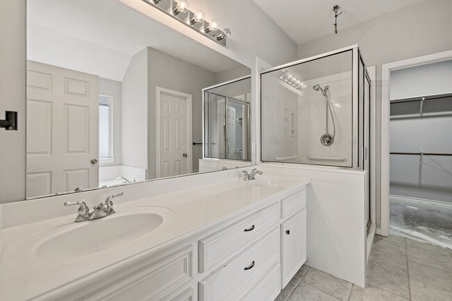 Building Photo - 909 Katie Ln