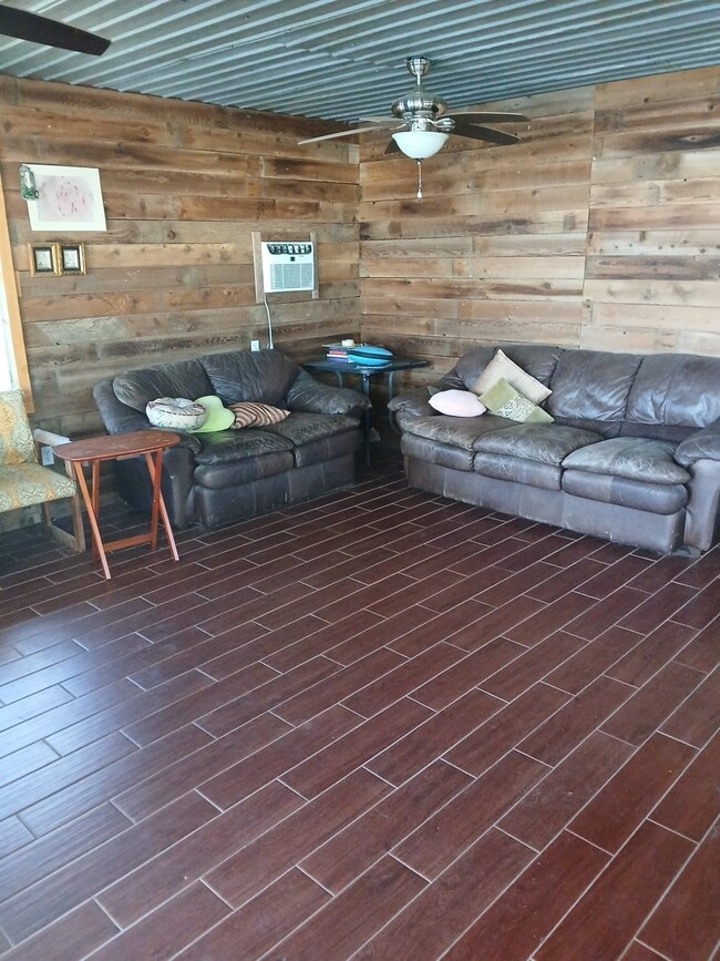 1445 Waterway Ln