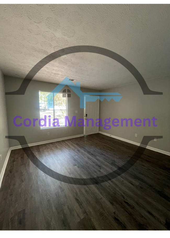 Photo - 3 bedroom 2 Bath Home +Large bonus room next to park in Jonesboro