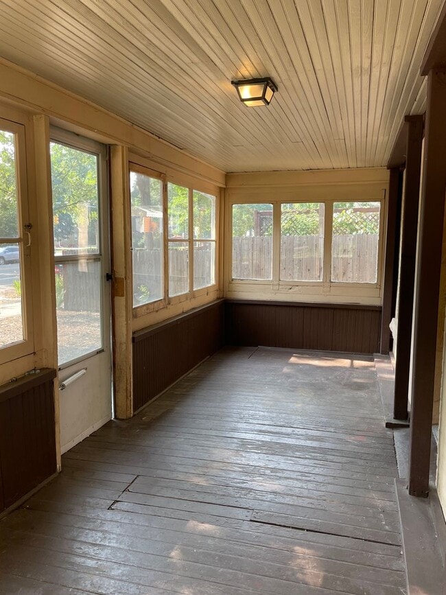 Photo - Start a Lease by 12/1 and Receive a $500 R...