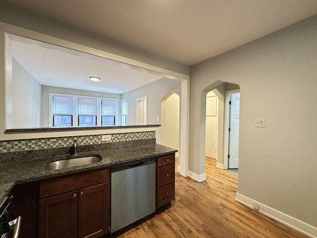 Photo - 4410 N Wolcott Ave Unit J00W