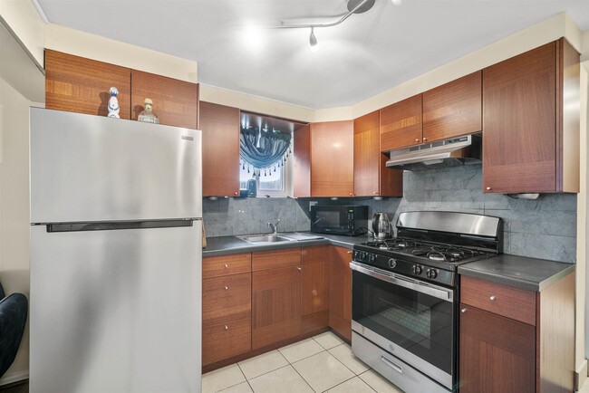 Photo - 40 Hauxhurst Ave Unit 1