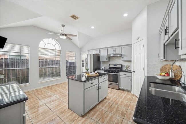 Building Photo - 3414 Sapling Oak Dr