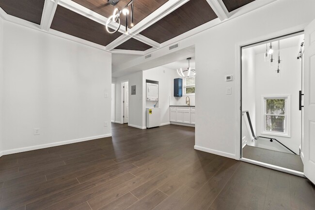 Building Photo - 51 Wegman Pkwy Unit 2