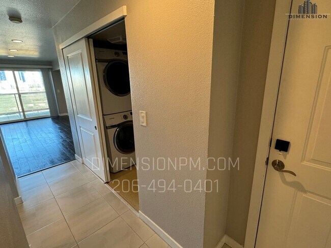 Photo - 1 Bedroom Condo with View in the heart of Bellvue! Unit 203