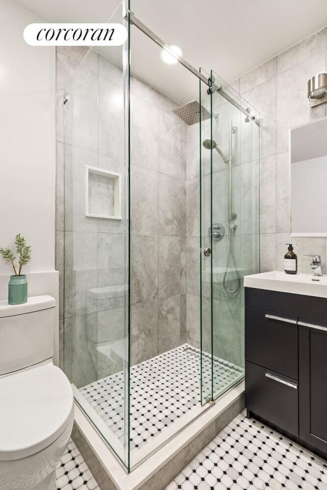 Photo - 346 President St