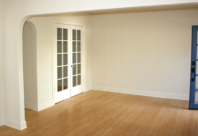 Front dining room with French doors office / closet space - 3004 Del Monte Dr