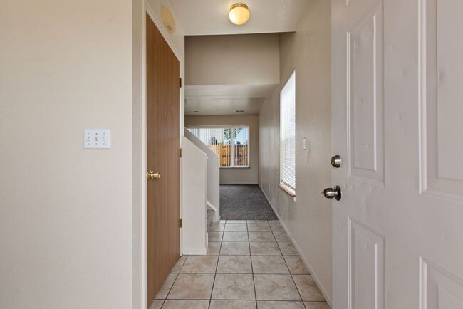 432 Sundance Cir N