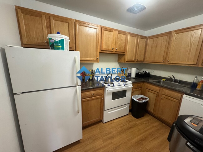 Building Photo - 311 Tappan St Unit 1B Rental