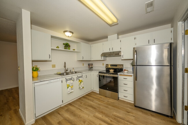 Cocina - 418 S Quillan Plz