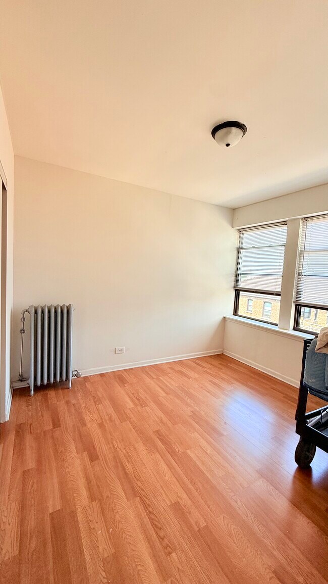 Photo - 3933 N Clarendon Ave Unit 507