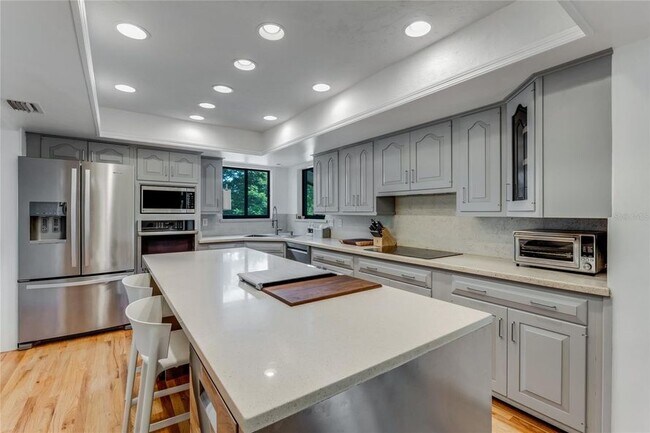 Photo - 315 Sweet Bay Ave