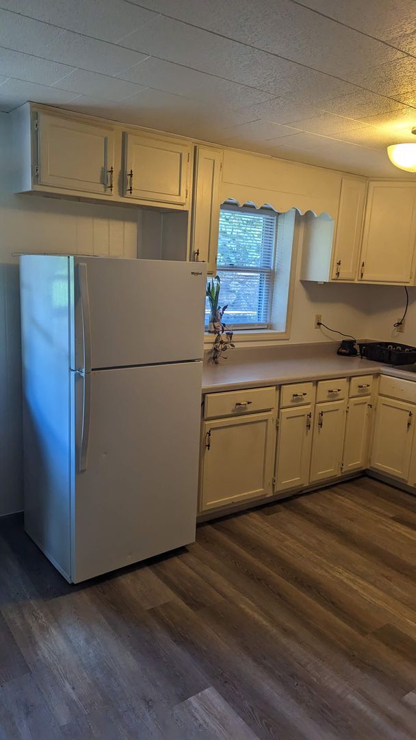 Photo - Charming 1 Bedroom Apartment located in beautiful Sylva NC $950 a month-available July 1st
