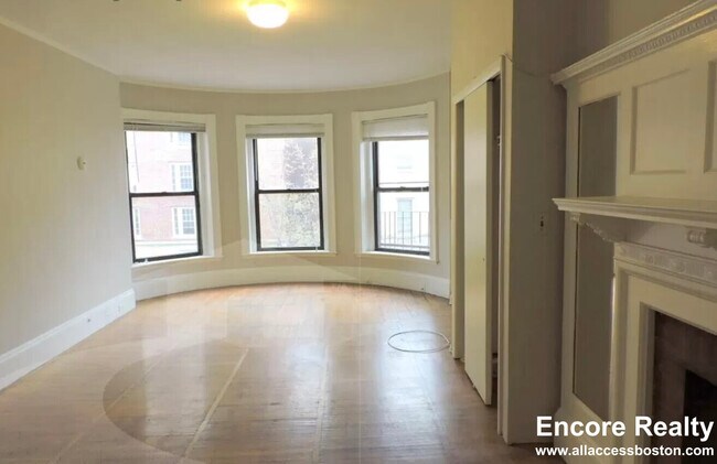 45 Bay State Rd Unit 3
