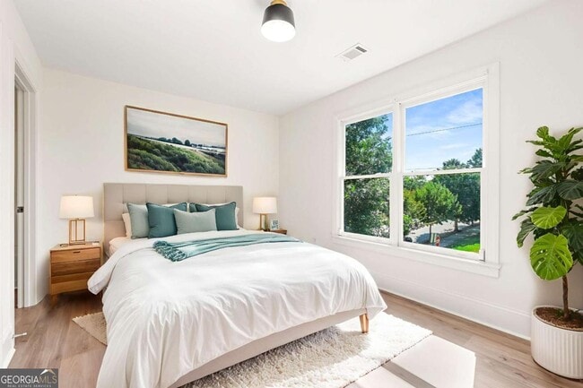 Photo - 94 Lucy St SE