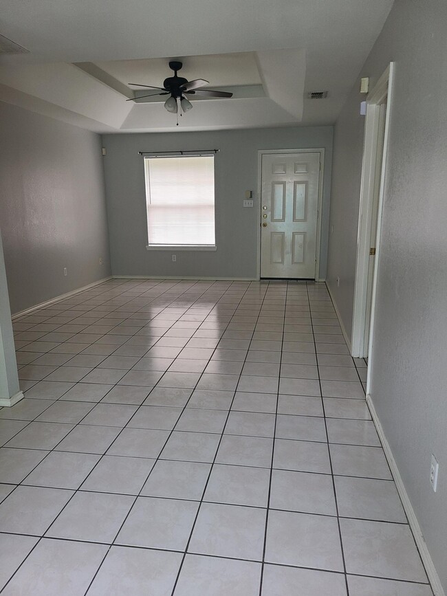 Photo - 1105 Lexington Cir Apartments Unit A