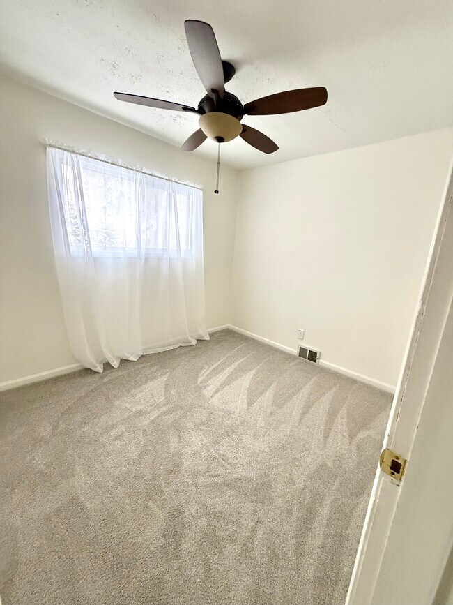 Photo - 18288 Deering St