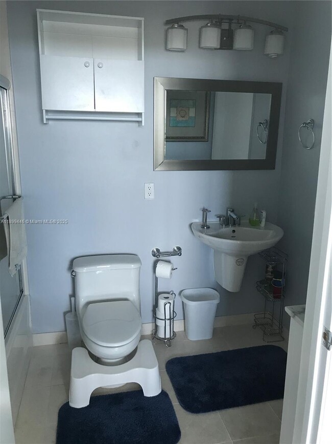 Photo - 60 SW 13th St Unidad 1901