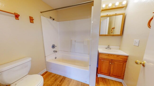 Photo - 121 N Wasson St Apartment