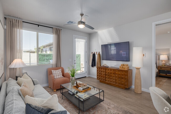 2BR, 2BA - 1,011SF - Living Room