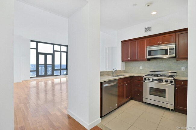 Photo - 10 City Pl Unit 22G