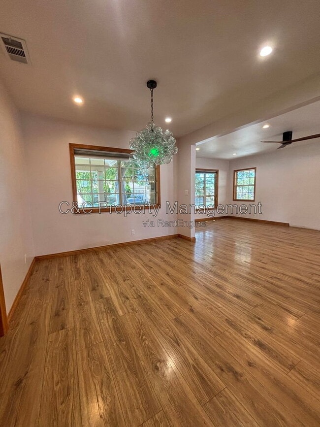 Photo - 2918 Gibson Pl