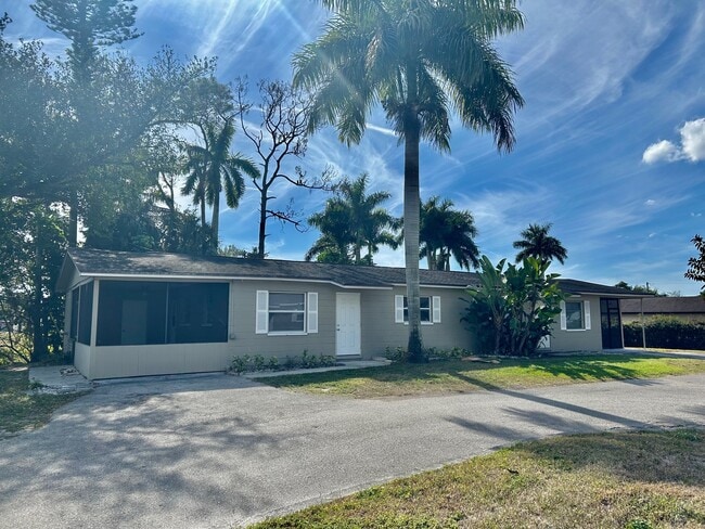 Building Photo - 77 2nd St Unit 77